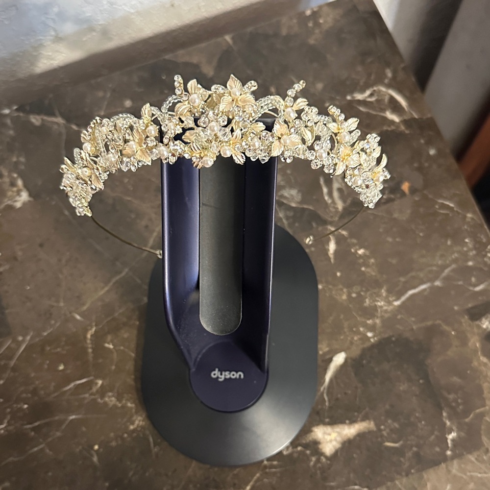 David's Bridal Gold Floral Hairpiece